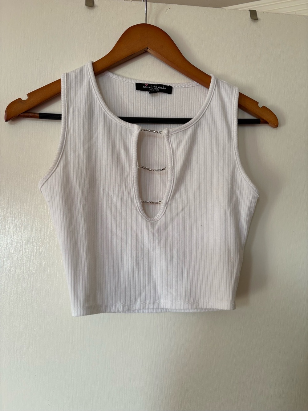 White Ribbed Tank Top with Front Ring Detail - Unknown Brand